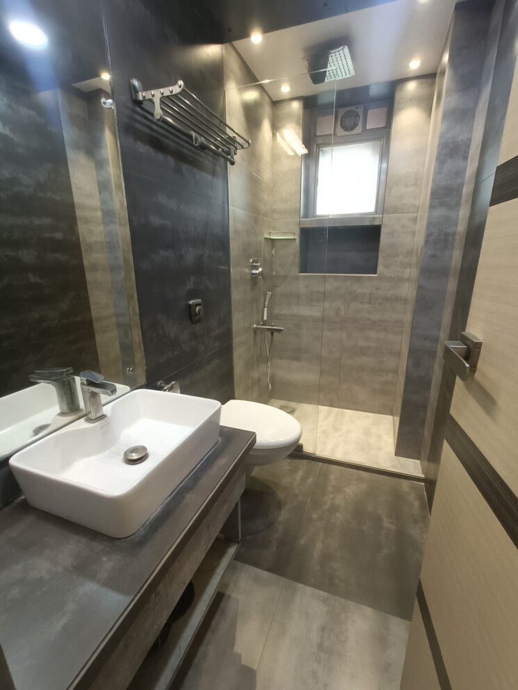 Bathroom, rustomjee-ozone 3 Bedroom 1500 Sq.Ft. Apartment In Goregaon West Mumbai 9280147