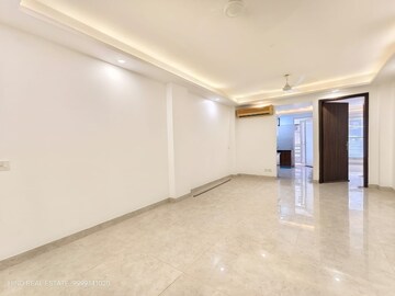 Room in 3 BHK Builder Floor at Vasant Kunj – for Rent