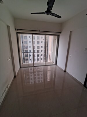 Room in 1 BHK Apartment at Nakshatra Pride-I, Naigaon East – for Rent