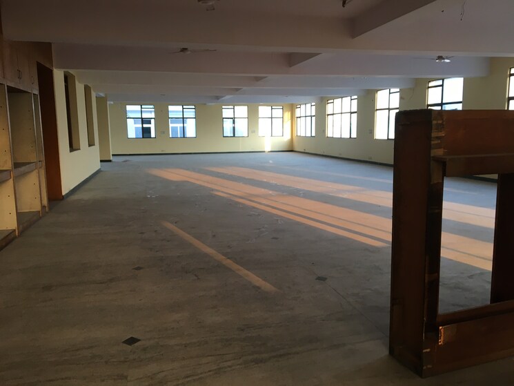 Parking, sector 62 Commercial Office Space 22500 Sq.Ft. In Sector 62 Noida 9280129