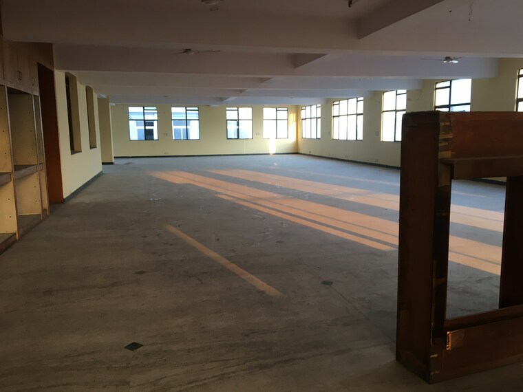  Parking, sector 62 Commercial Office Space 22500 Sq.Ft. In Sector 62 Noida 9280129