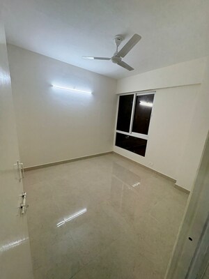 Room in 2 BHK Apartment at Signature The Millennia 3, Sector 37d – for Rent