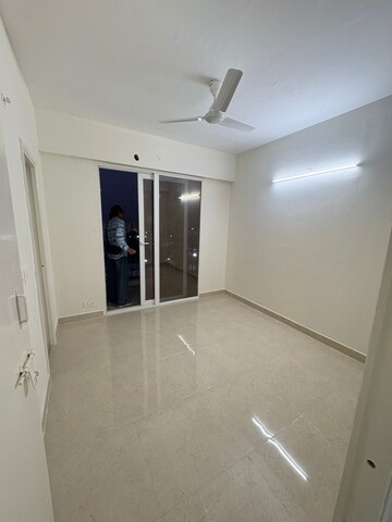 Room in 2 BHK Apartment at Signature The Millennia 3, Sector 37d – for Rent