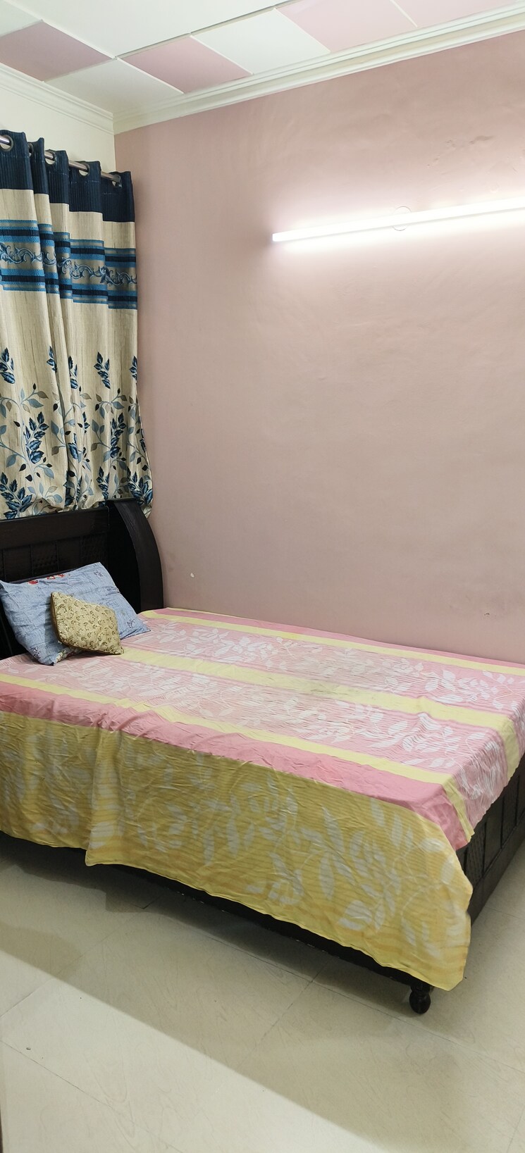 Bedroom, dwarka mor 2 Bedroom 100 Sq.Yd. Builder Floor In Dwarka Mor Delhi 9280310