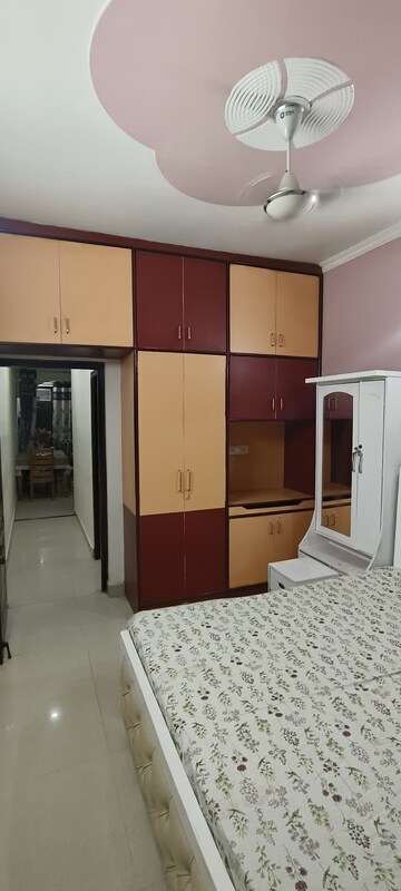 Room in 2 BHK Builder Floor at Dwarka Mor – for Rent