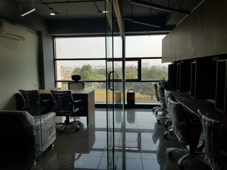 Team Area, thaltej Commercial Office Space 740 Sq.Ft. In Thaltej Ahmedabad 9280171