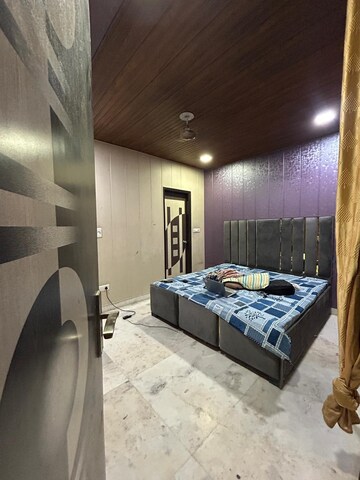 Bedroom in 2 BHK Builder Floor at Saket – for Rent