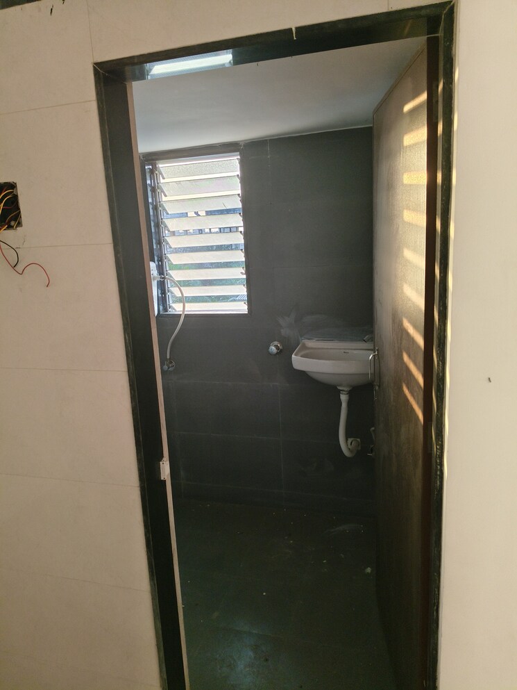 Attached Bathroom, lodha-meridian 3 Bedroom 1899 Sq.Ft. Apartment In Kukatpally Hyderabad 9280305