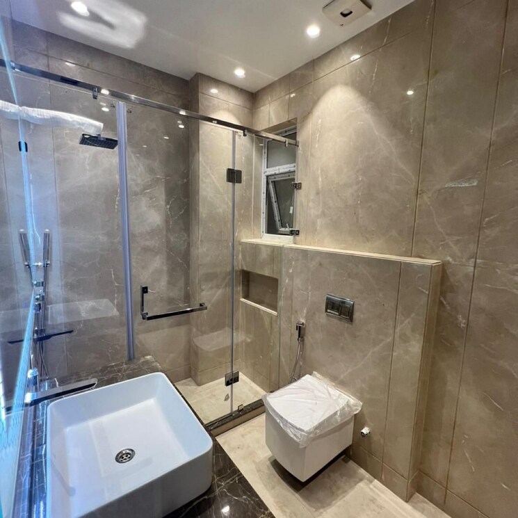 Bathroom, palam vihar 6+ Bedroom 382 Sq.Yd. Independent House In Palam Vihar Gurgaon 9280249