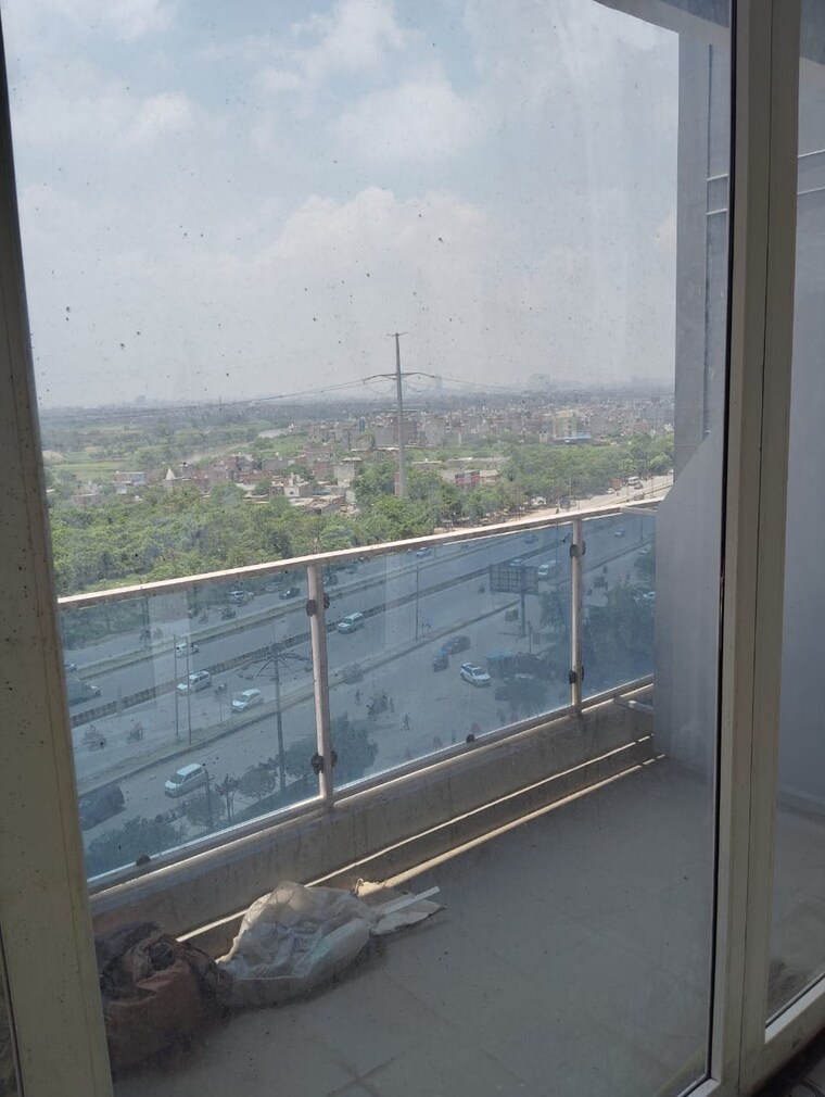 Balcony, gaur-city-center Commercial Office Space 393 Sq.Ft. In Sector 4 Greater Noida Greater Noida 9280659