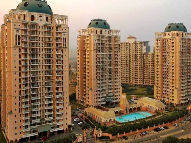 4 BHK + Servant Room Apartment For Sale in DLF Trinity Towers
