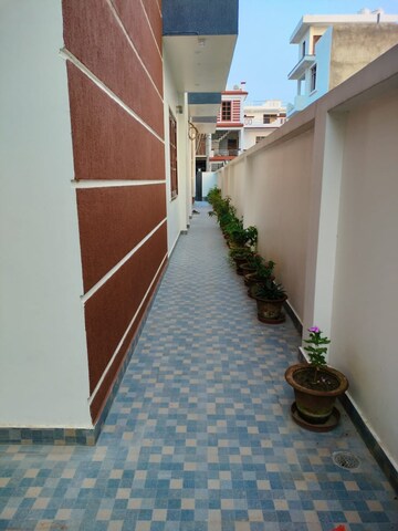 Balcony in 2 BHK Independent House at Sultanpur Road – for Rent