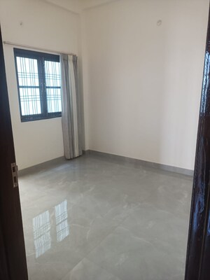 Room in 2 BHK Independent House at Sultanpur Road – for Rent