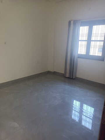 Room in 2 BHK Independent House at Sultanpur Road – for Rent