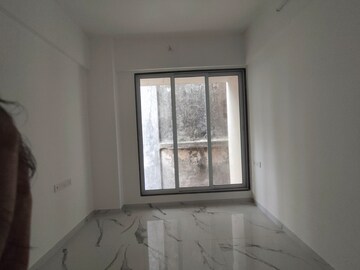 1.5 BHK Apartment For Sale in Thane West