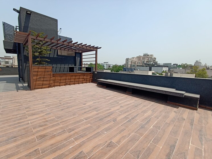 Terrace, greater kailash ii 3 Bedroom 250 Sq.Yd. Builder Floor In Greater Kailash ii Delhi 9280338
