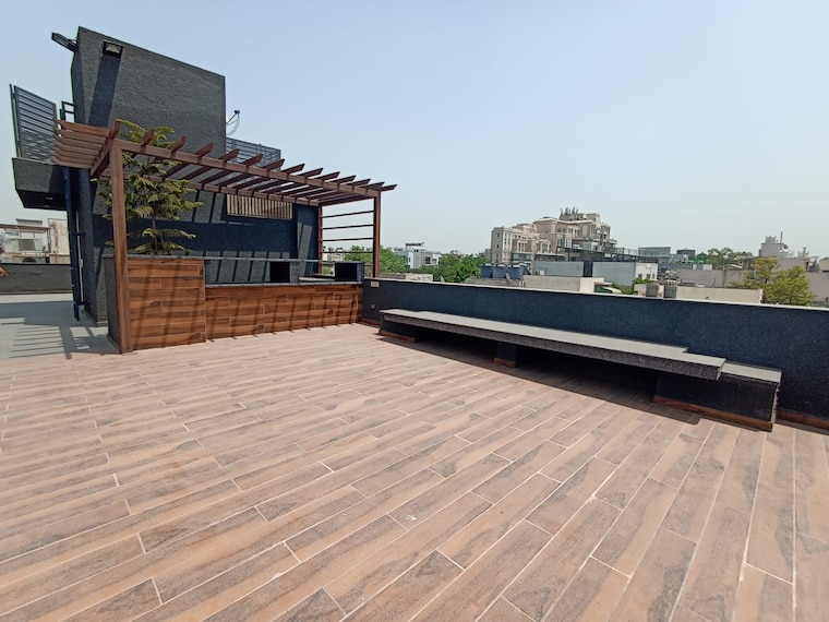 Terrace, greater kailash ii 3 Bedroom 250 Sq.Yd. Builder Floor In Greater Kailash ii Delhi 9280338