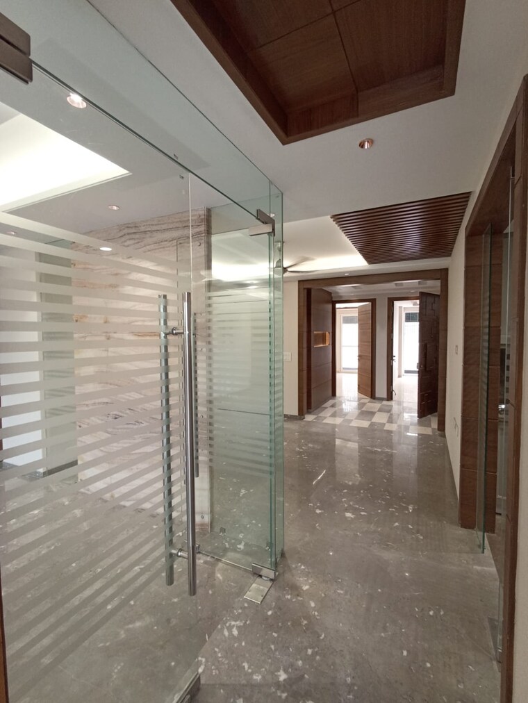 Other, greater kailash ii 3 Bedroom 250 Sq.Yd. Builder Floor In Greater Kailash ii Delhi 9280338