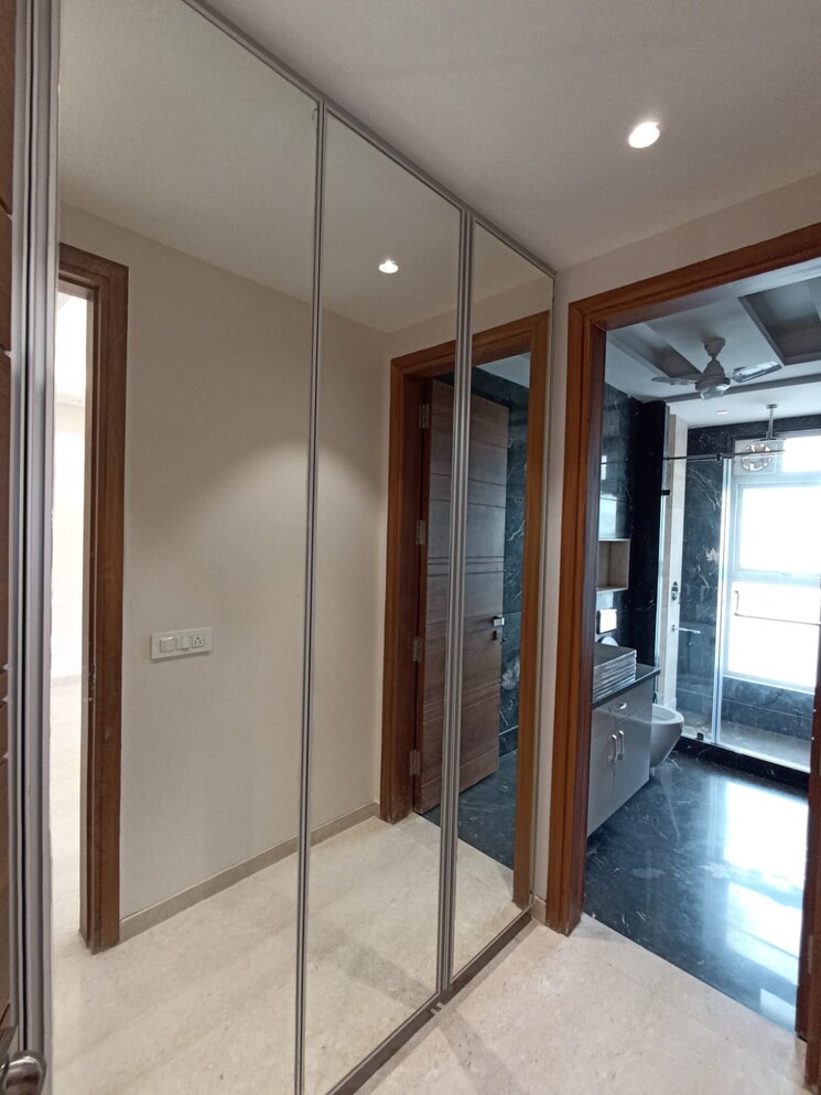 Other, greater kailash ii 3 Bedroom 250 Sq.Yd. Builder Floor In Greater Kailash ii Delhi 9280338