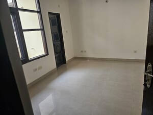 Room in 4 BHK Apartment at Mittals Rishi Apartments Chandigarh, Ambala Highway – for Rent