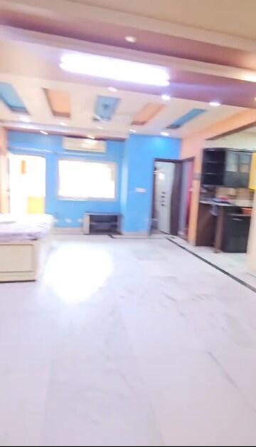 Room in 3 BHK Apartment at Sector 52 – for Sale