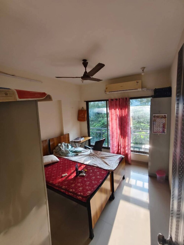 Room, worli Pg For Boys & Girls In Worli 9280492