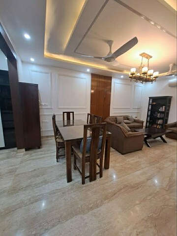 Furnished Amenities in 3 BHK Builder Floor at East Patel Nagar – for Rent