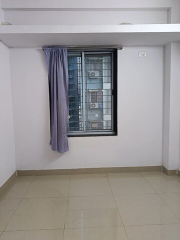 Room in 1 BHK Apartment at Matrushri CHS, Goregaon West – for Rent