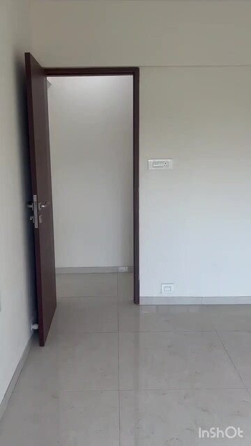 Room in 3 BHK Apartment at Jiten Apartment, Andheri West – for Rent