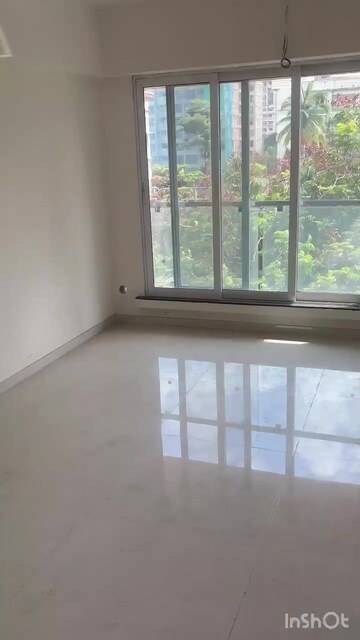 Room in 3 BHK Apartment at Jiten Apartment, Andheri West – for Rent