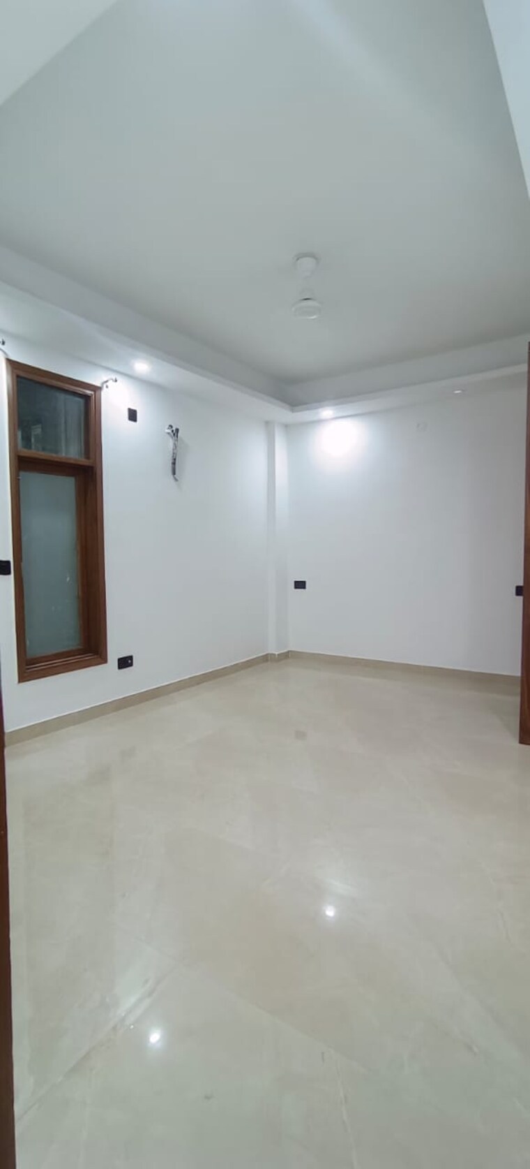 Room, freedom fighters enclave 3 Bedroom 1350 Sq.Ft. Builder Floor In Freedom Fighters Enclave Delhi 9280730