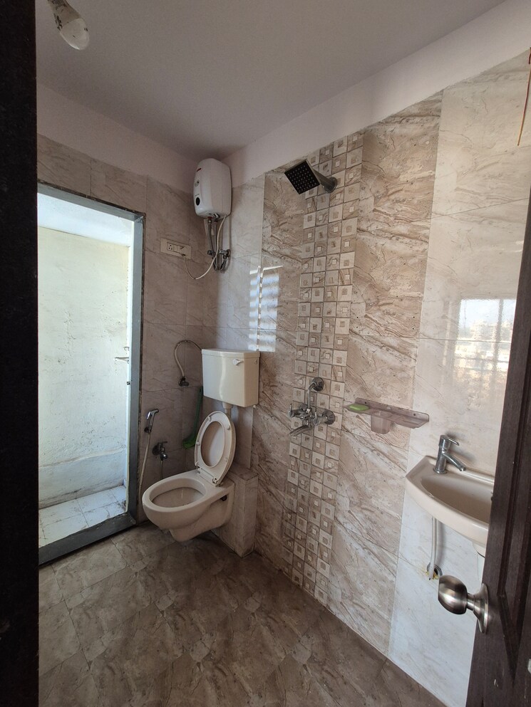Bathroom, krishna-heights-ulwe 2 Bedroom 980 Sq.Ft. Apartment In Ulwe Navi Mumbai 9280739