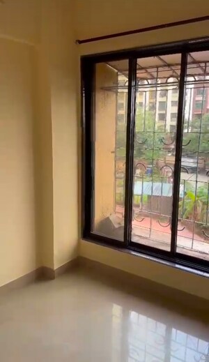 Room in 3 BHK Apartment at Worli – for Rent