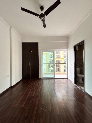 Room in 3 BHK Apartment at Mahagun Mywoods, Sector 16c Greater Noida – for Sale