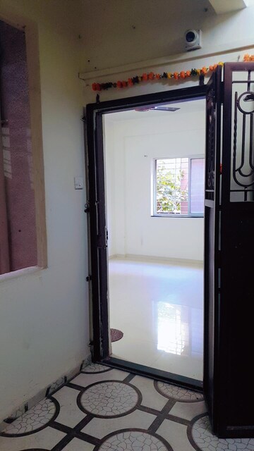 Room in 2 BHK Apartment at Pimple Gurav – for Rent