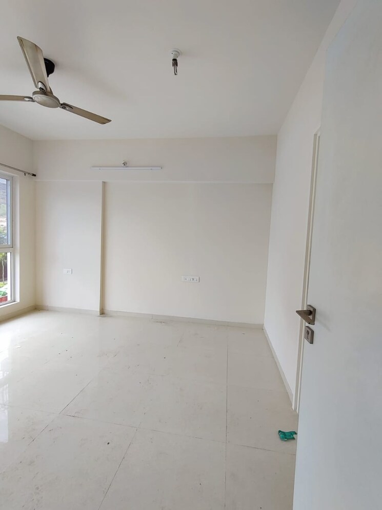 Bathroom, godrej-hillside 3 Bedroom 878 Sq.Ft. Apartment In Mahalunge Pune 9280991