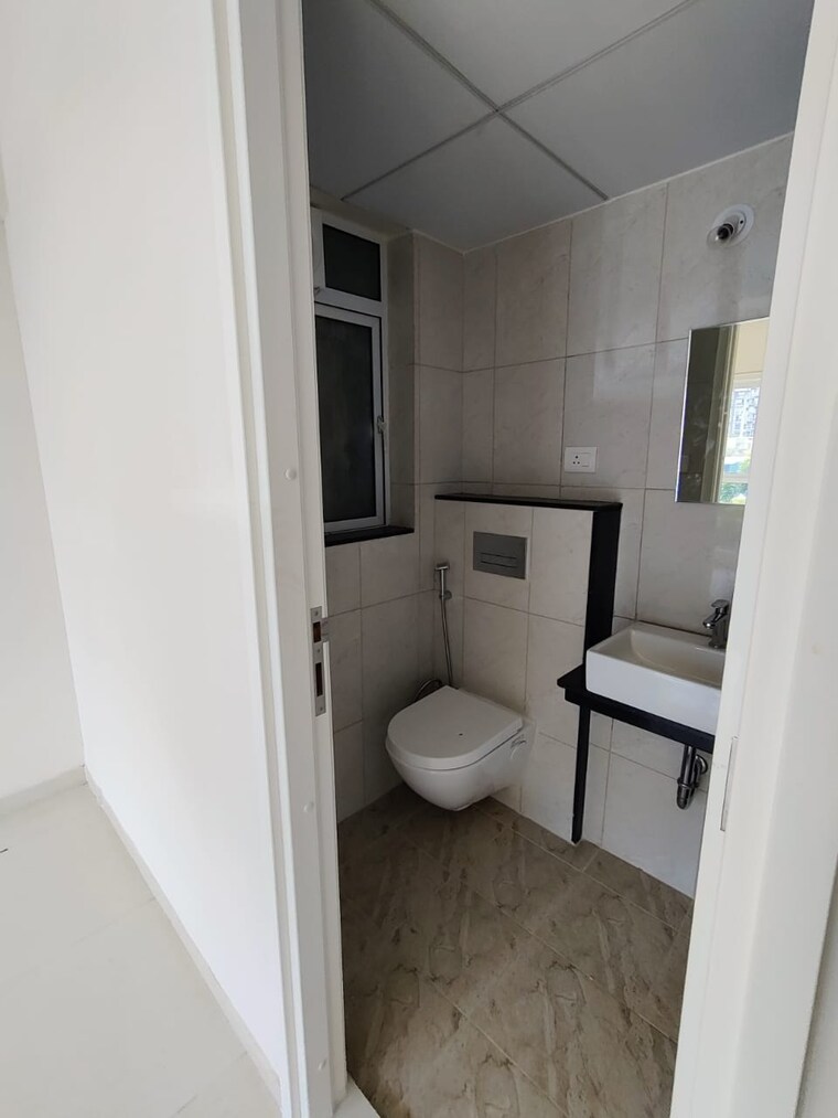 Bathroom, godrej-hillside 3 Bedroom 878 Sq.Ft. Apartment In Mahalunge Pune 9280991