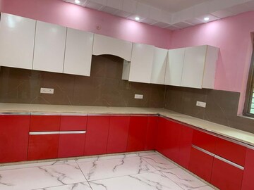 Kitchen in 2.5 BHK Builder Floor at Sector 9a – for Rent