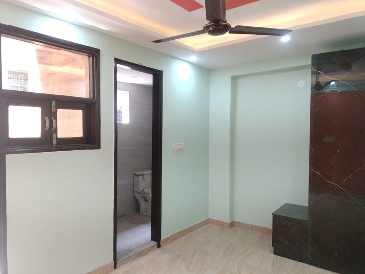 Room, palam 2 Bedroom 100 Sq.Yd. Builder Floor In Palam Delhi 9281010