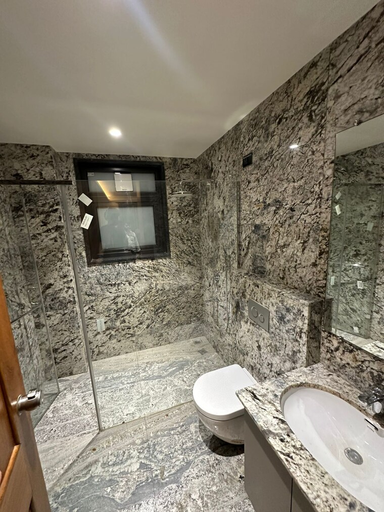 Bathroom, ansal-plaza-sector-23 3 Bedroom 2700 Sq.Ft. Builder Floor In Sector 23 Gurgaon 9281058