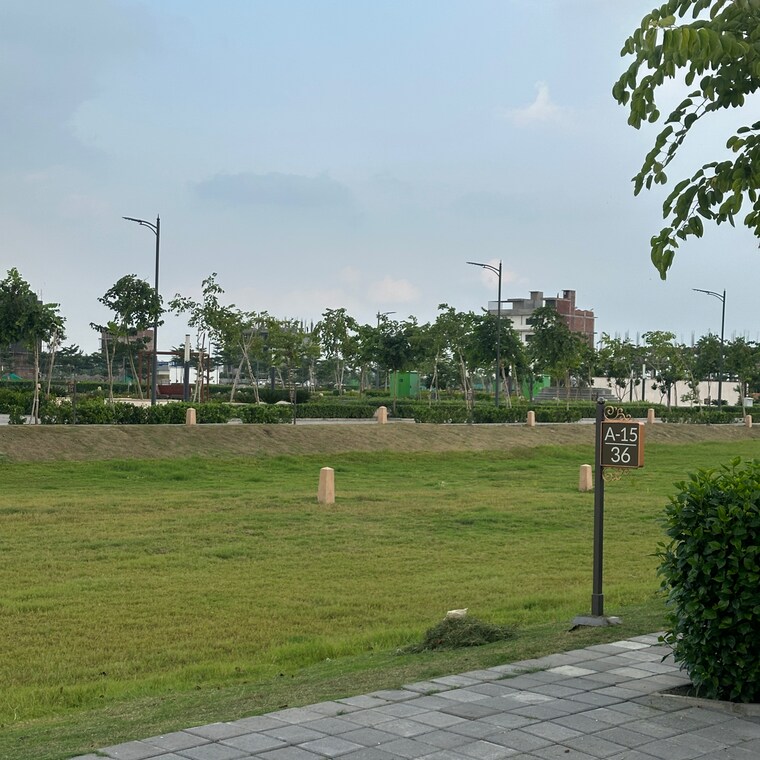 Garden, tdi city 3 Bedroom 140 Sq.Yd. Builder Floor In Tdi City Panipat 9281180