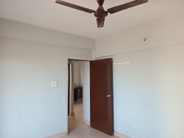 Room in 2 BHK Builder Floor at Shree Sai Swapna Nagari Phase IV, Chakan – for Rent