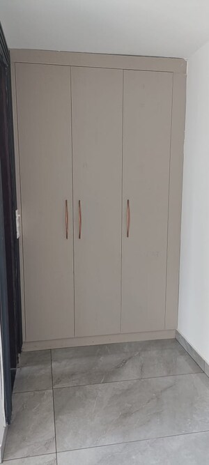 Furnished Amenities in 3 BHK Builder Floor at Ansal Plaza Sector-23, Sector 23 – for Rent