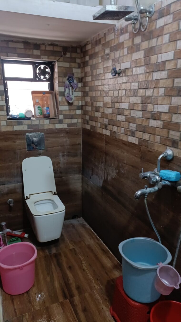 Bathroom, new alipore 5 Bedroom 3200 Sq.Ft. Apartment In New Alipore Kolkata 9281188