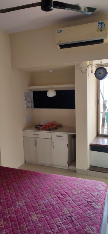 Furnished Amenities in 2 BHK Apartment at Kanakia Spaces Niharika, Manpada – for Rent