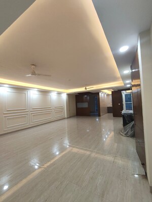 Room in 3 BHK Builder Floor at Sector 45 – for Rent