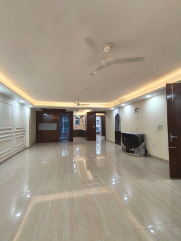 3 BHK Builder Floor For Rent in Sector 45