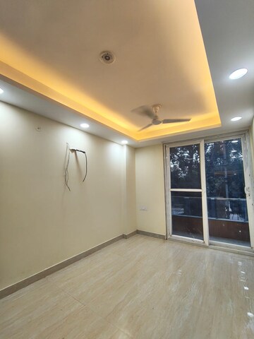 Room in 3 BHK Builder Floor at Sector 45 – for Rent