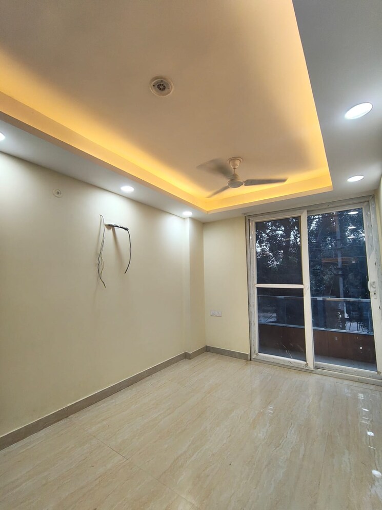 Room, sector 45 3 Bedroom 1800 Sq.Ft. Builder Floor In Sector 45 Gurgaon 9281277