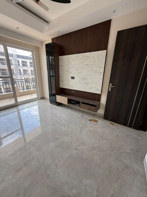 Room in 3 BHK Apartment at Anant Raj Ashok Estate, Sector 63a – for Rent